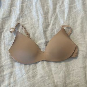 Skims wireless form push up plunge bra